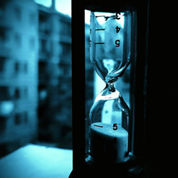 Zoltan Freitag - Through The Glass (EP) (2022)