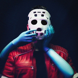 92M00NS - Séance (2026)